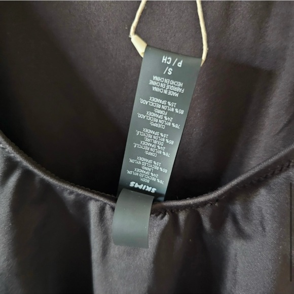 NWT skims scoop neck swimsuit one piece - Picture 7 of 8